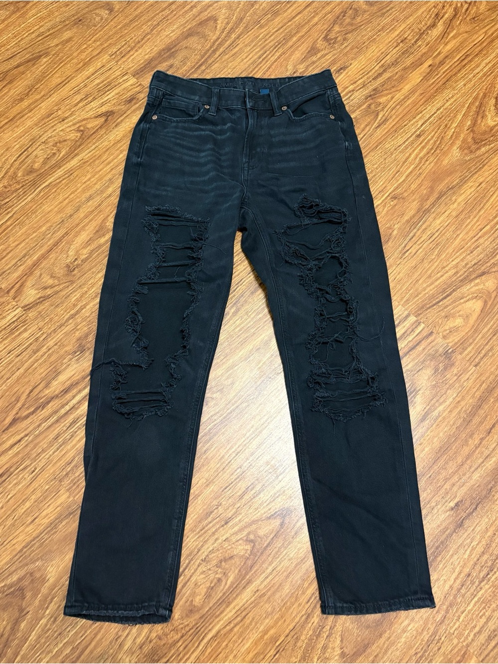 American Eagle Outfitters Women’s Black Distressed Ripped Jeans - mom jean